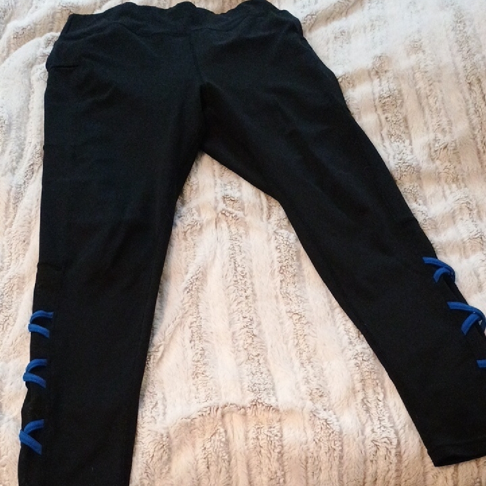 POP Fit Black and Blue Leggings with High Waist and Cutout Design